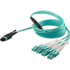 StarTech.com Câble fibre optique multimode MTP(F)/PC vers 4x LC/PC duplex Breakout OM3 de 2 m, OFNP, 40G, 8F Type-A